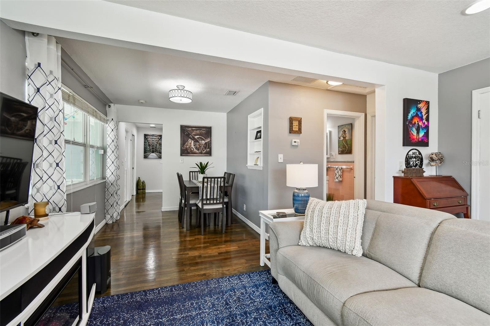 Image 8 of 39 For 5004 12th Avenue S