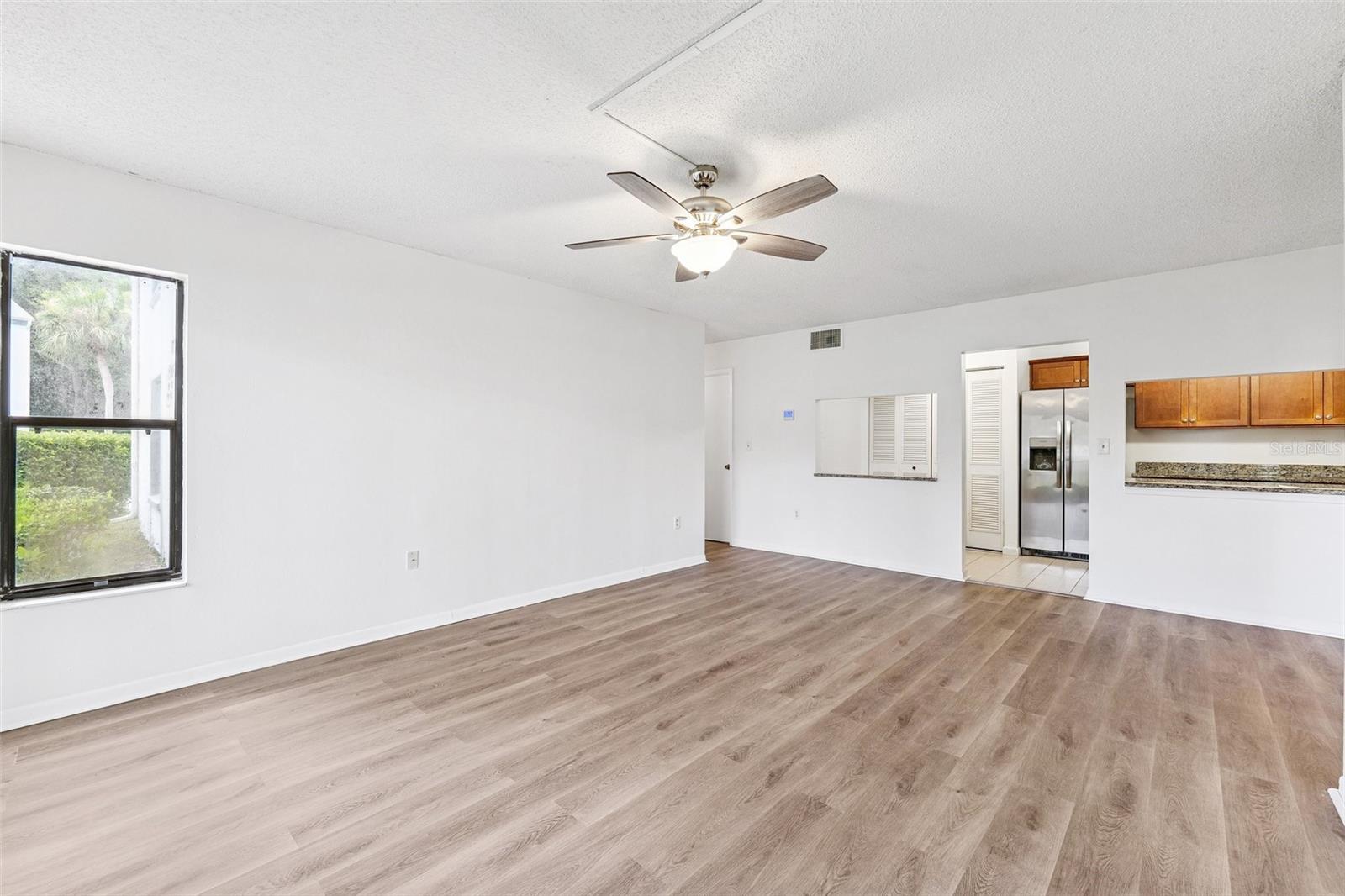 Image 10 of 27 For 1326 Pine Ridge Circle E A1