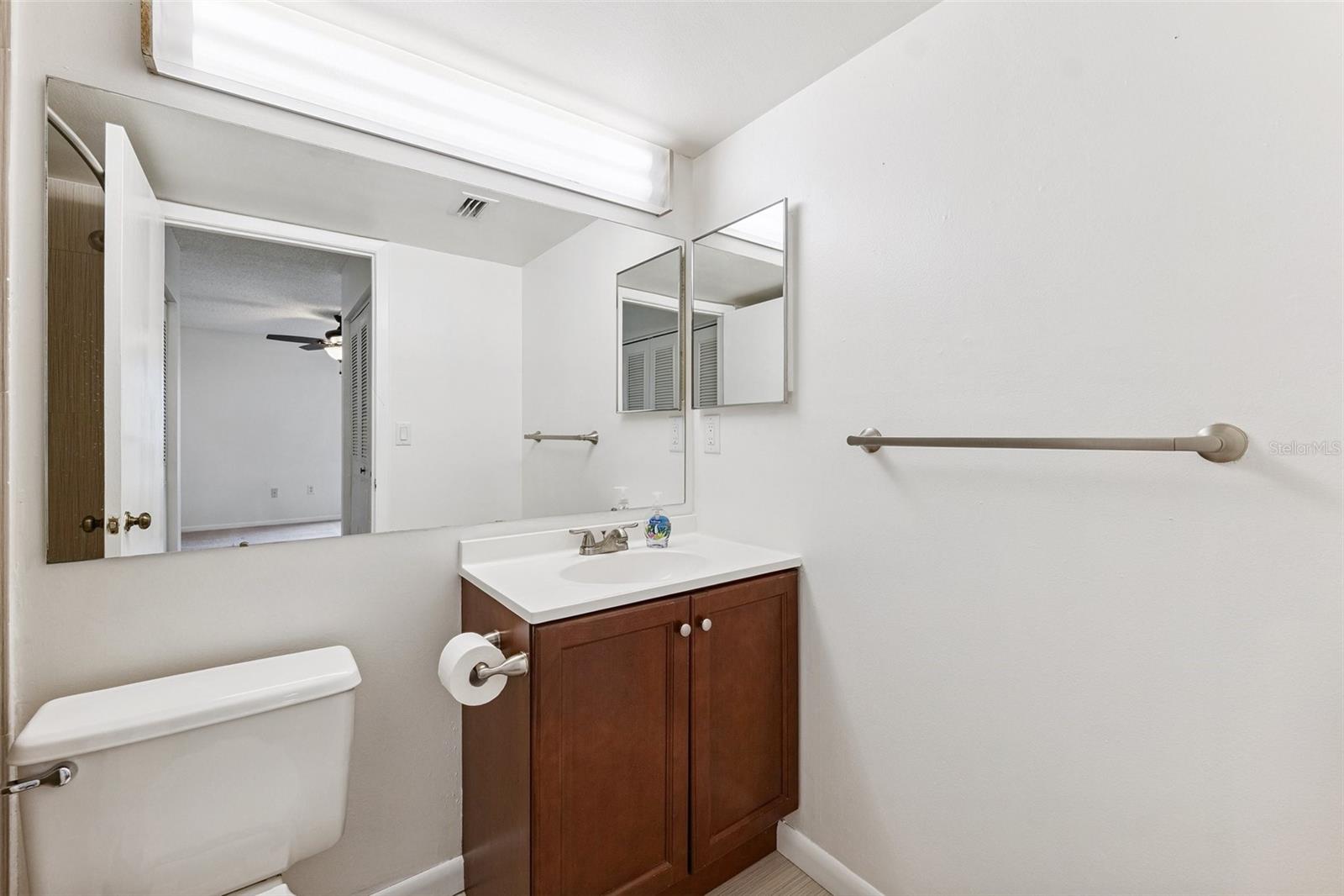 Image 21 of 27 For 1326 Pine Ridge Circle E A1