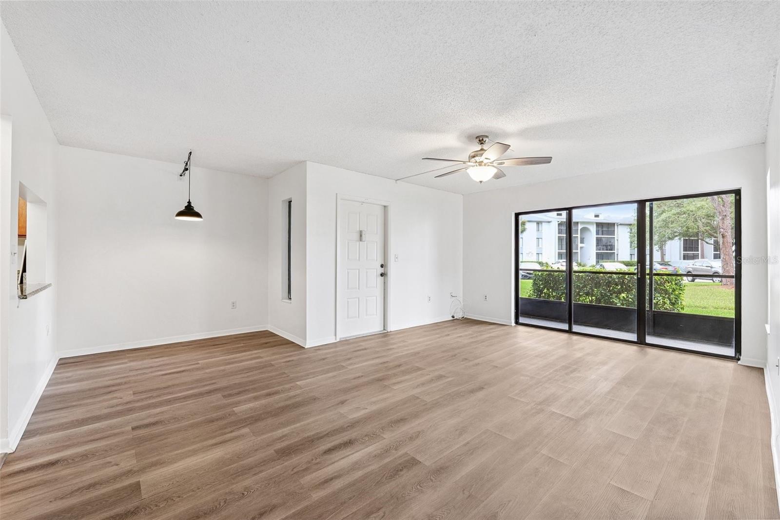 Image 9 of 27 For 1326 Pine Ridge Circle E A1