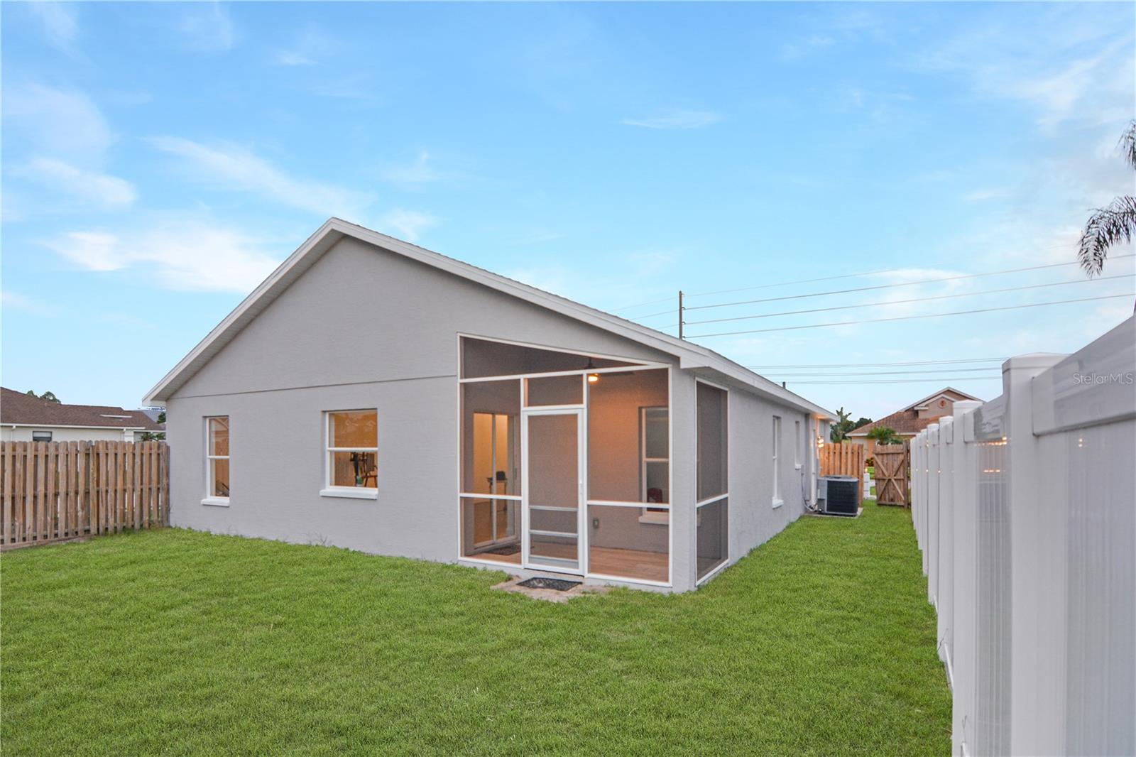 Image 18 of 89 For 8227 National Drive