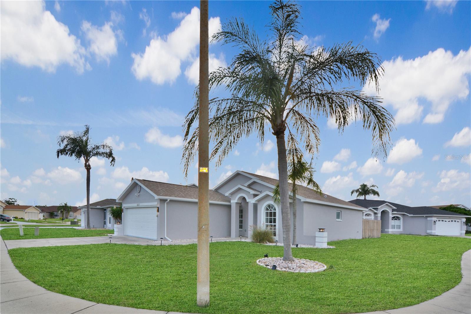 Image 8 of 89 For 8227 National Drive