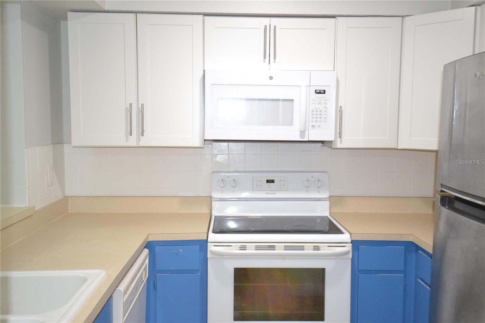 Image 14 of 63 For 3399 Mermoor Drive 110