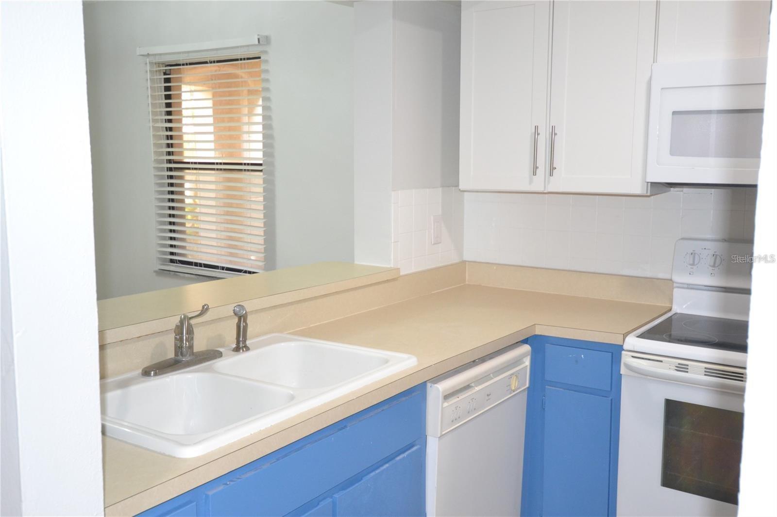 Image 17 of 63 For 3399 Mermoor Drive 110
