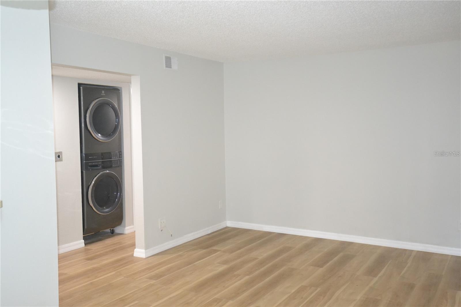 Image 42 of 63 For 3399 Mermoor Drive 110