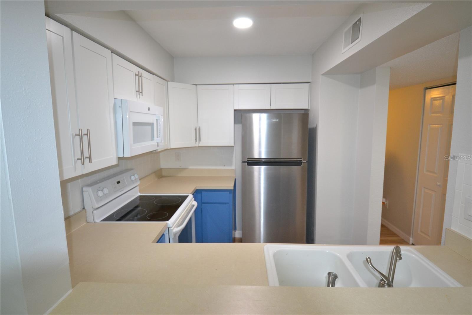 Image 9 of 63 For 3399 Mermoor Drive 110