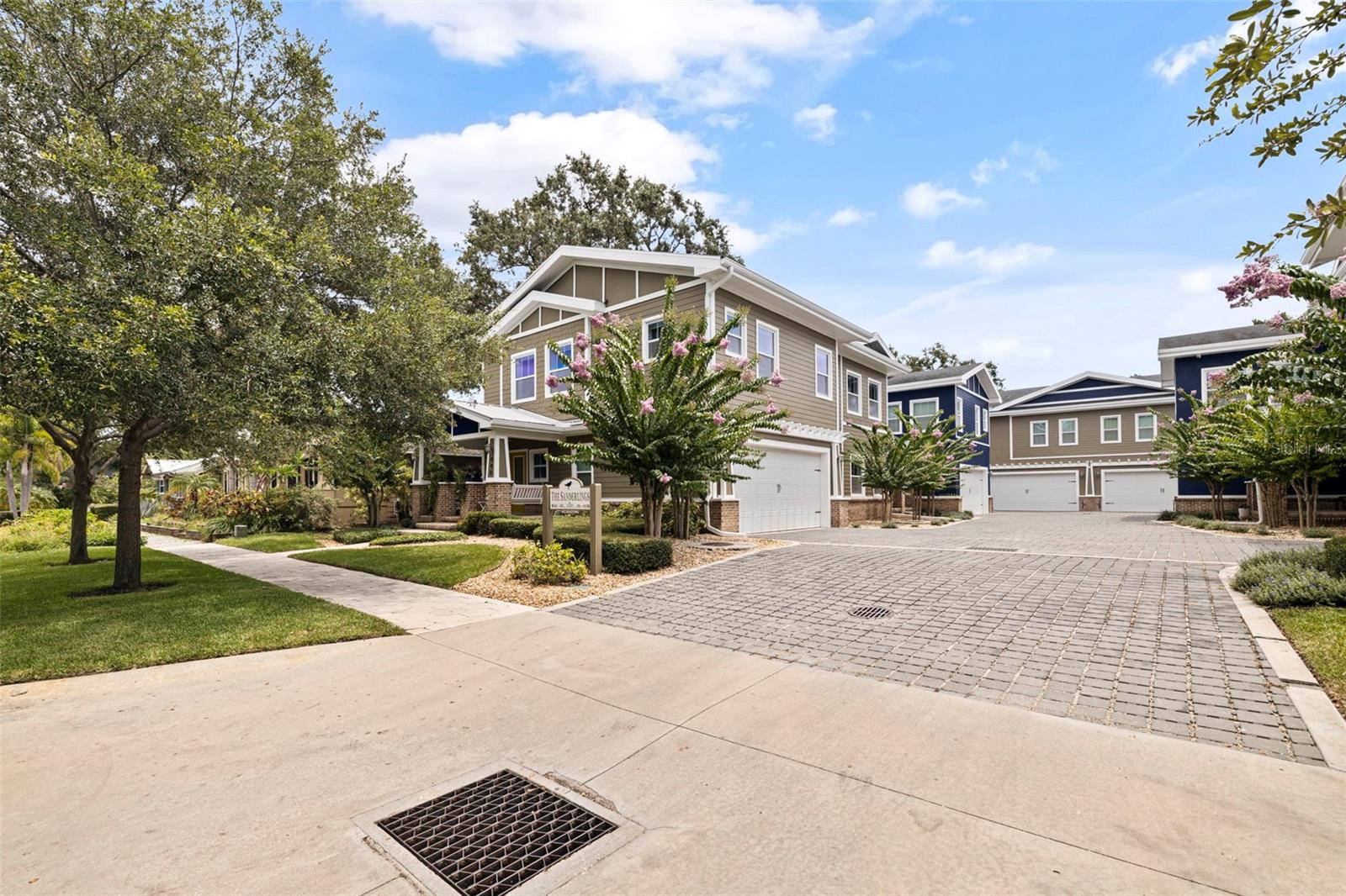 Image 3 of 42 For 440 11th Avenue Ne