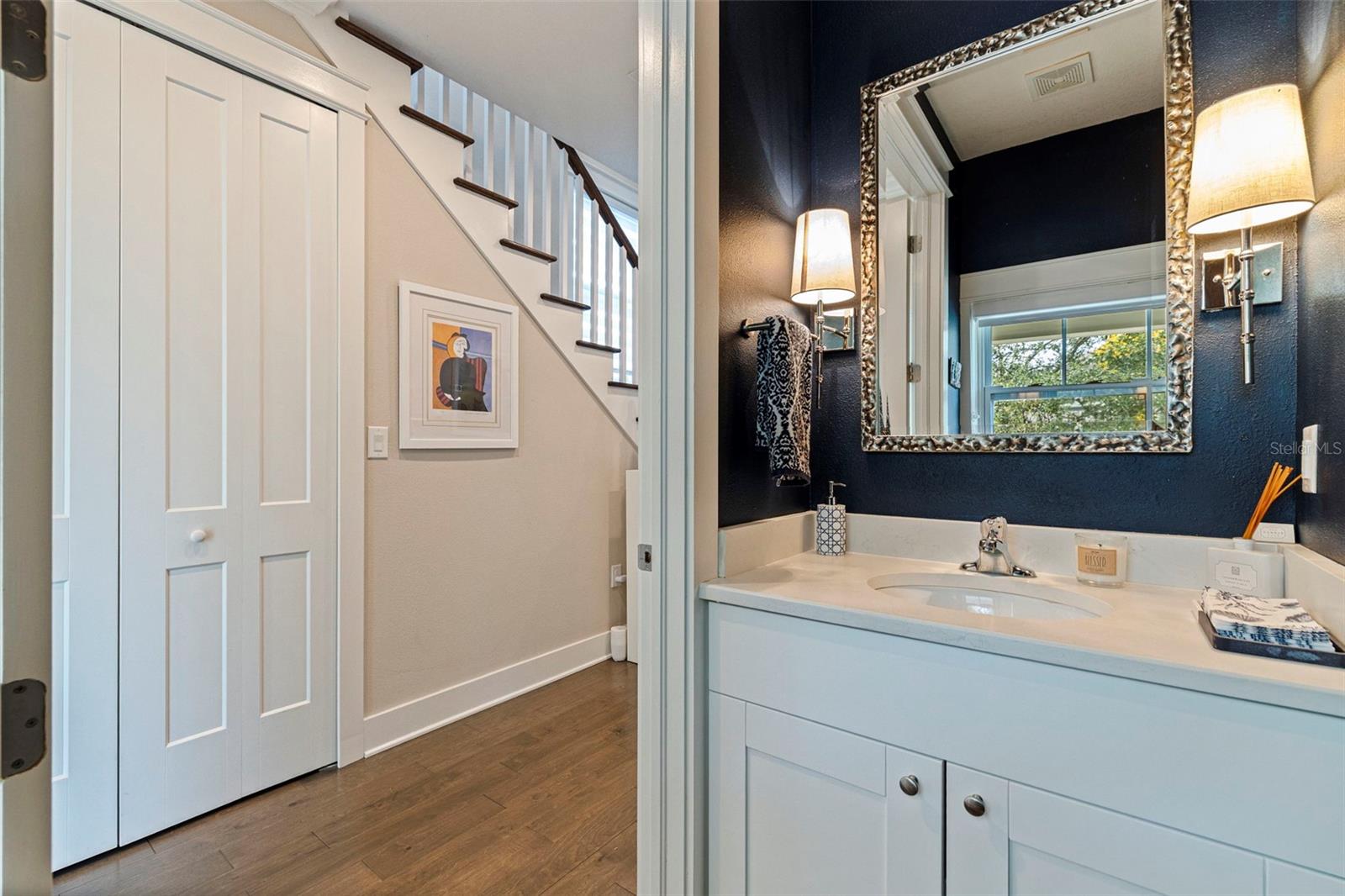 Image 7 of 42 For 440 11th Avenue Ne