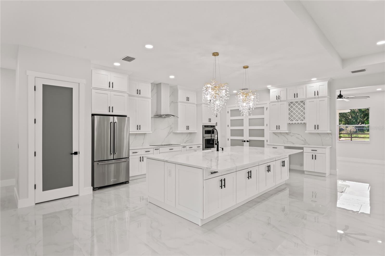 Listing photo id 9 for 14060 Sydney Road