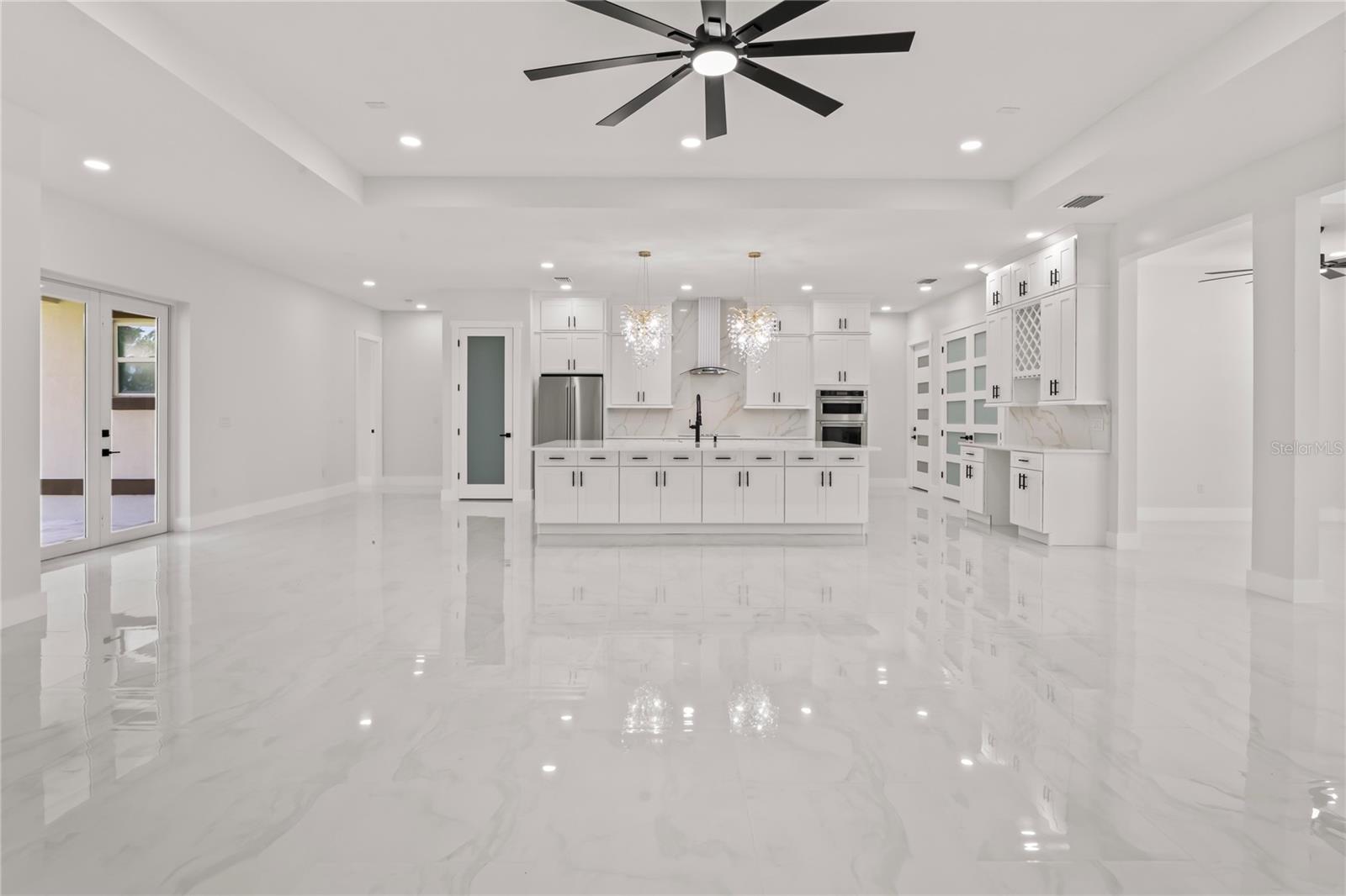 Listing photo id 21 for 14060 Sydney Road