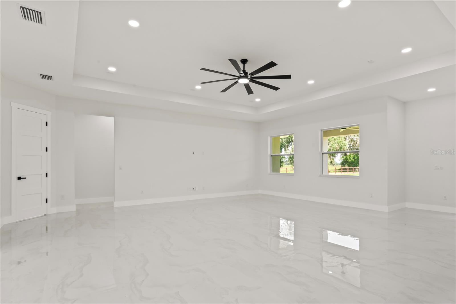 Listing photo id 25 for 14060 Sydney Road