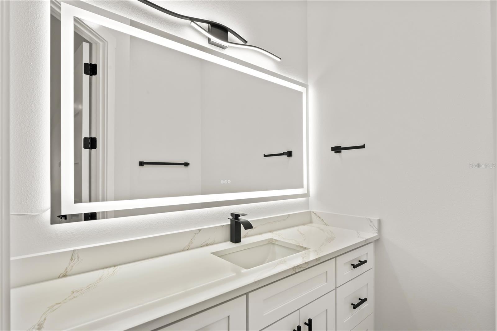 Listing photo id 26 for 14060 Sydney Road