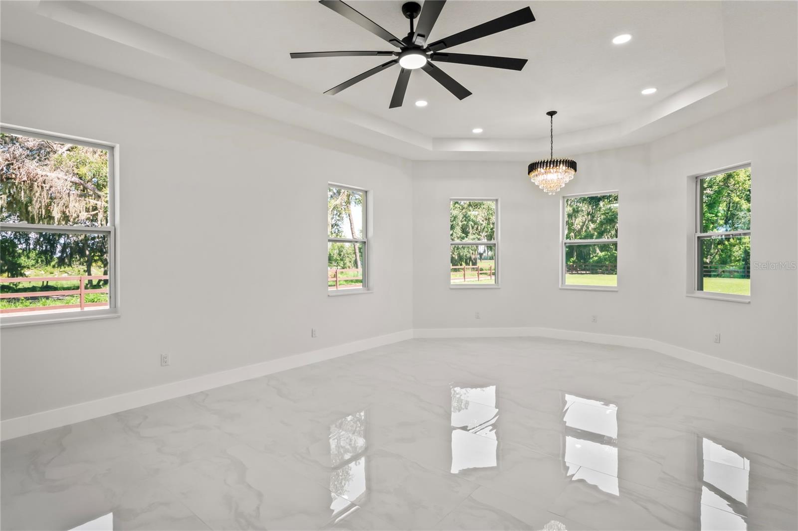 Listing photo id 27 for 14060 Sydney Road