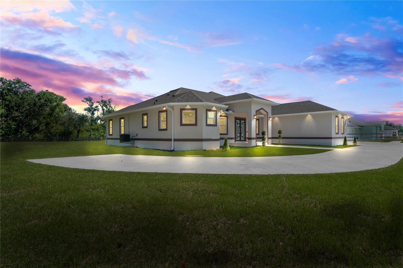 Listing photo id 1 for 14060 Sydney Road