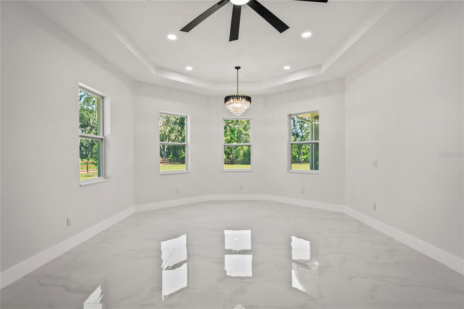 Listing photo id 29 for 14060 Sydney Road
