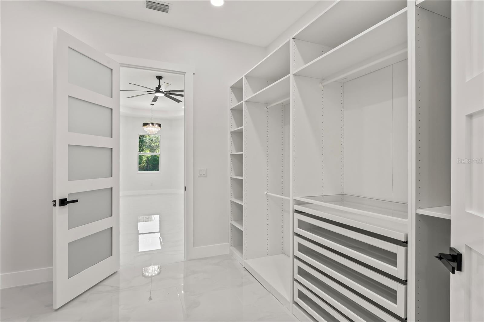 Listing photo id 33 for 14060 Sydney Road