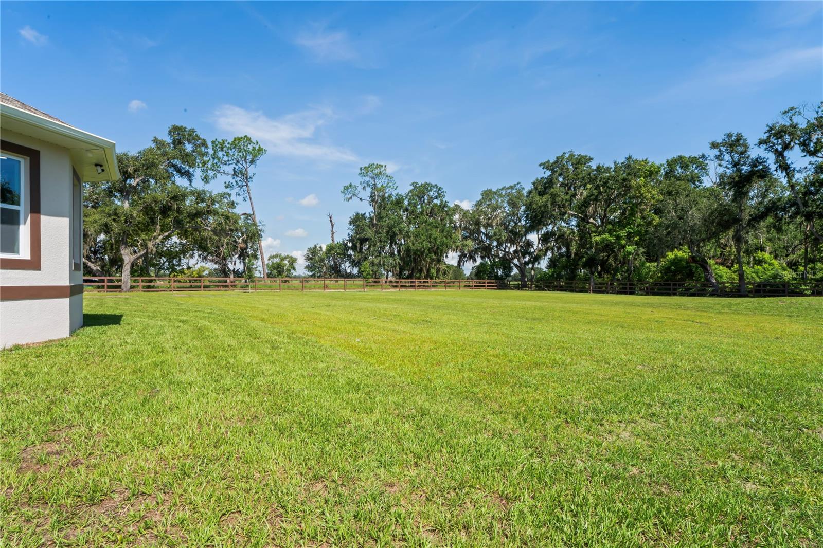 Listing photo id 63 for 14060 Sydney Road
