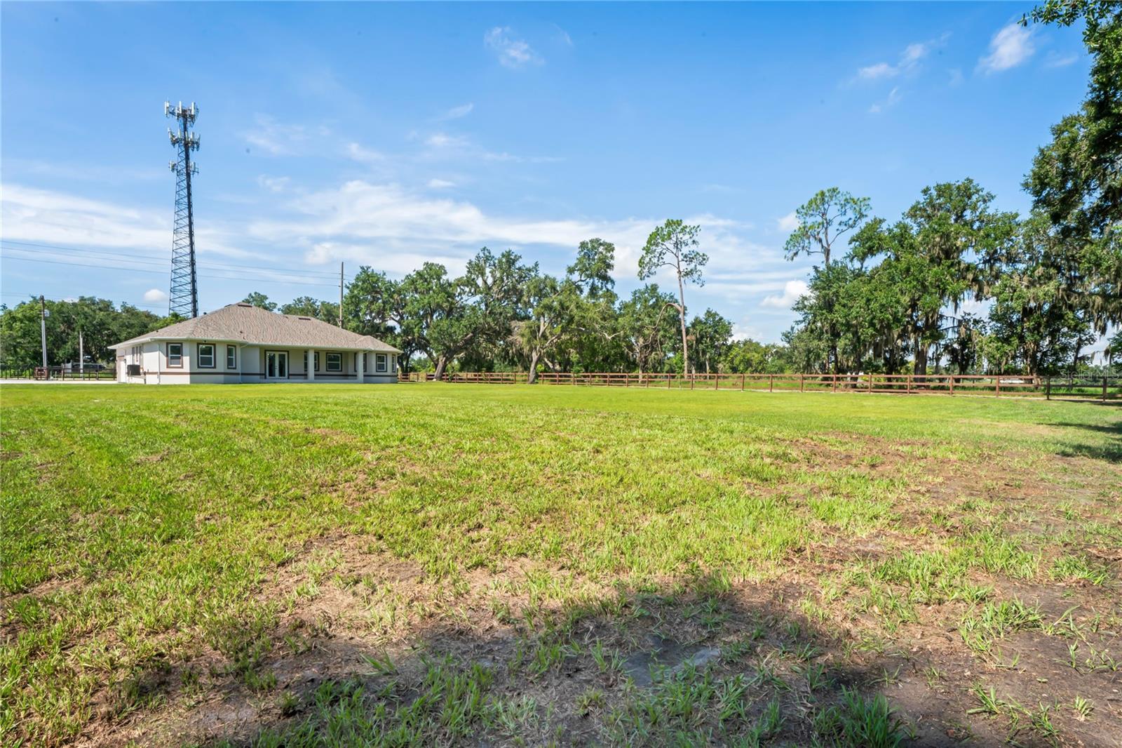 Listing photo id 68 for 14060 Sydney Road