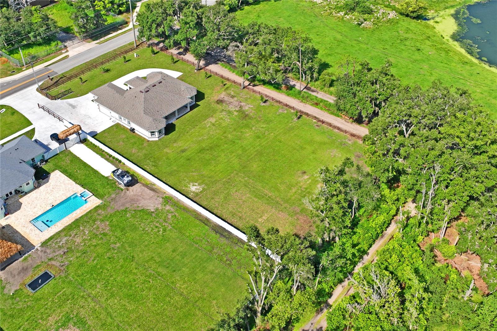 Listing photo id 82 for 14060 Sydney Road
