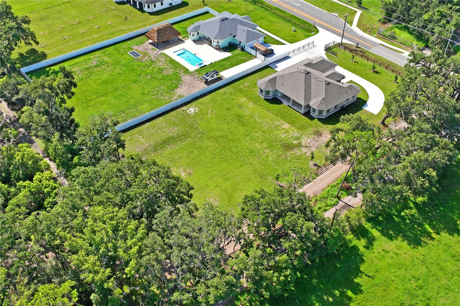 Listing photo id 83 for 14060 Sydney Road
