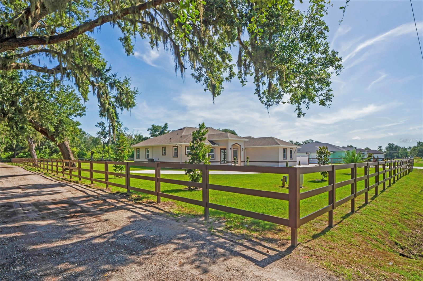 Listing photo id 85 for 14060 Sydney Road