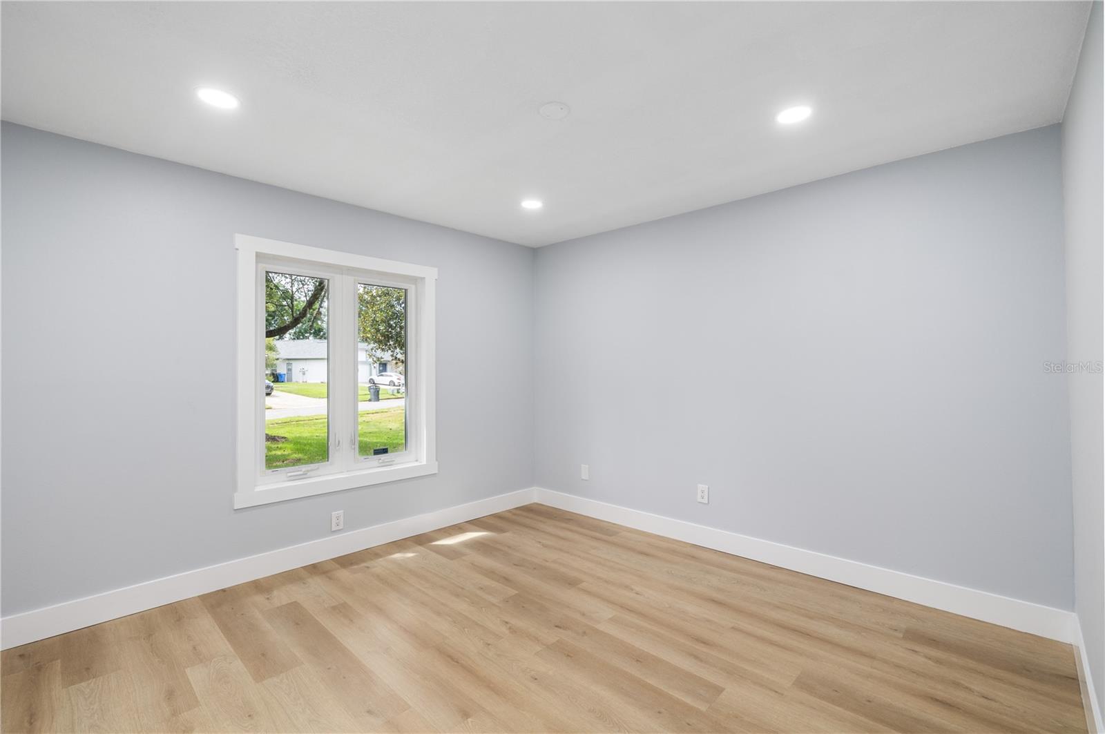 Image 19 of 37 For 9211 Cypresswood Circle