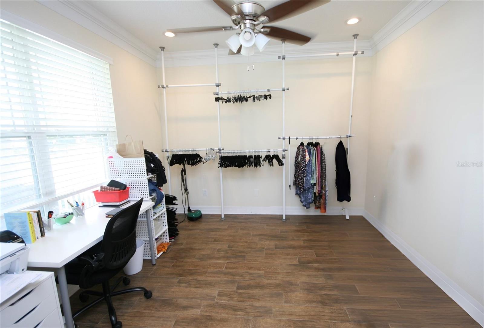 Listing photo id 8 for 3623 Omar Avenue