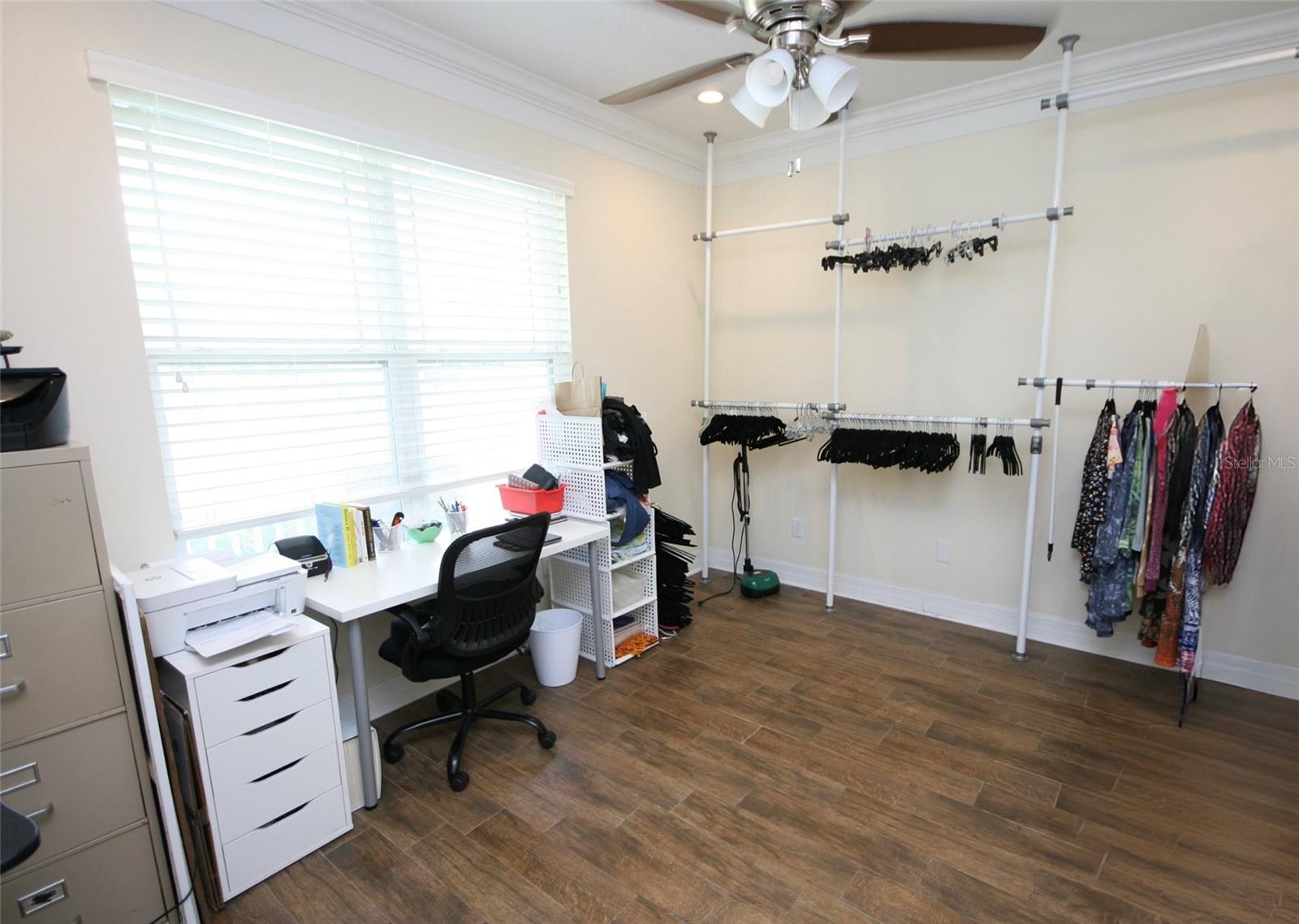 Listing photo id 9 for 3623 Omar Avenue