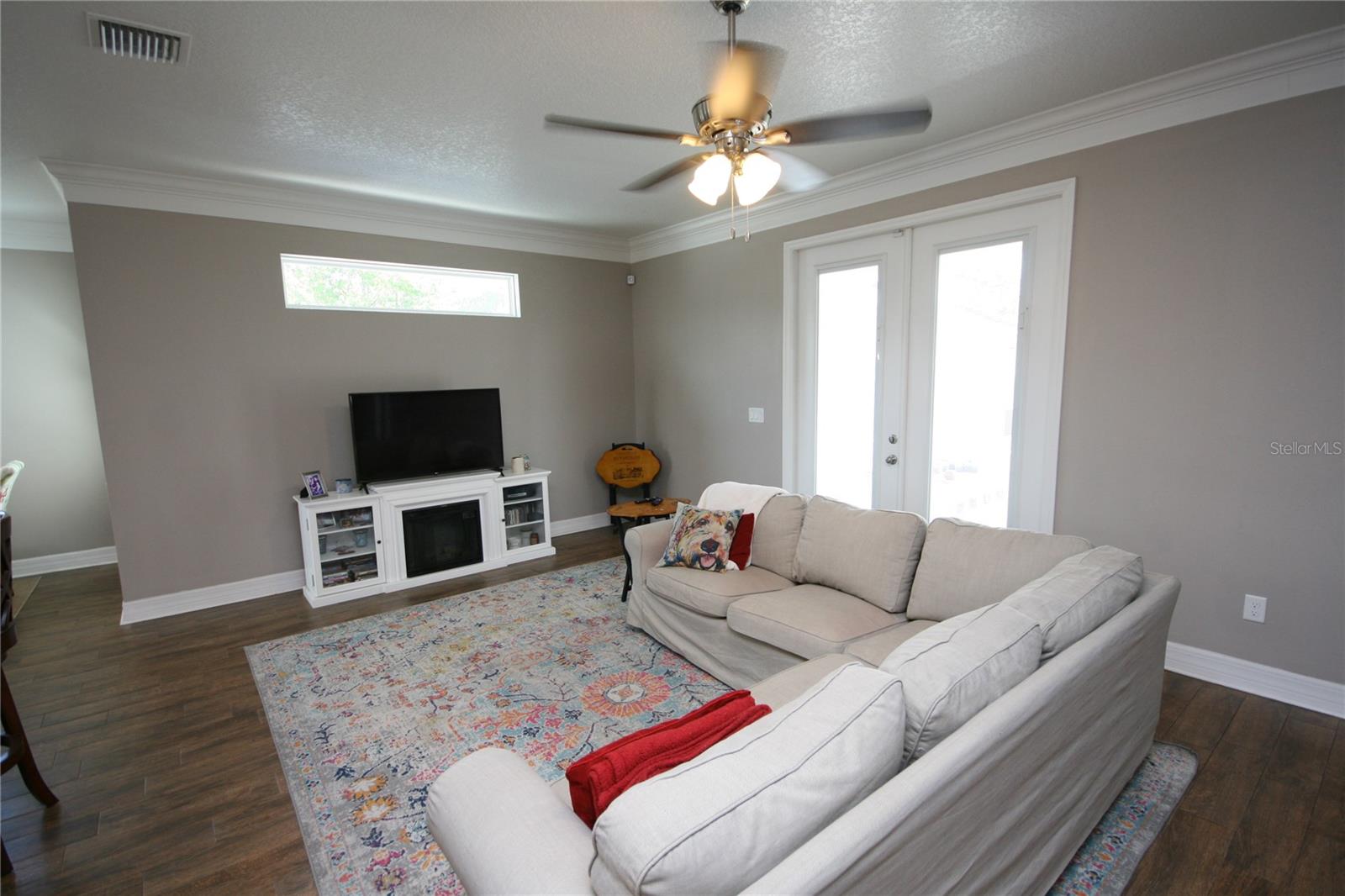 Listing photo id 19 for 3623 Omar Avenue