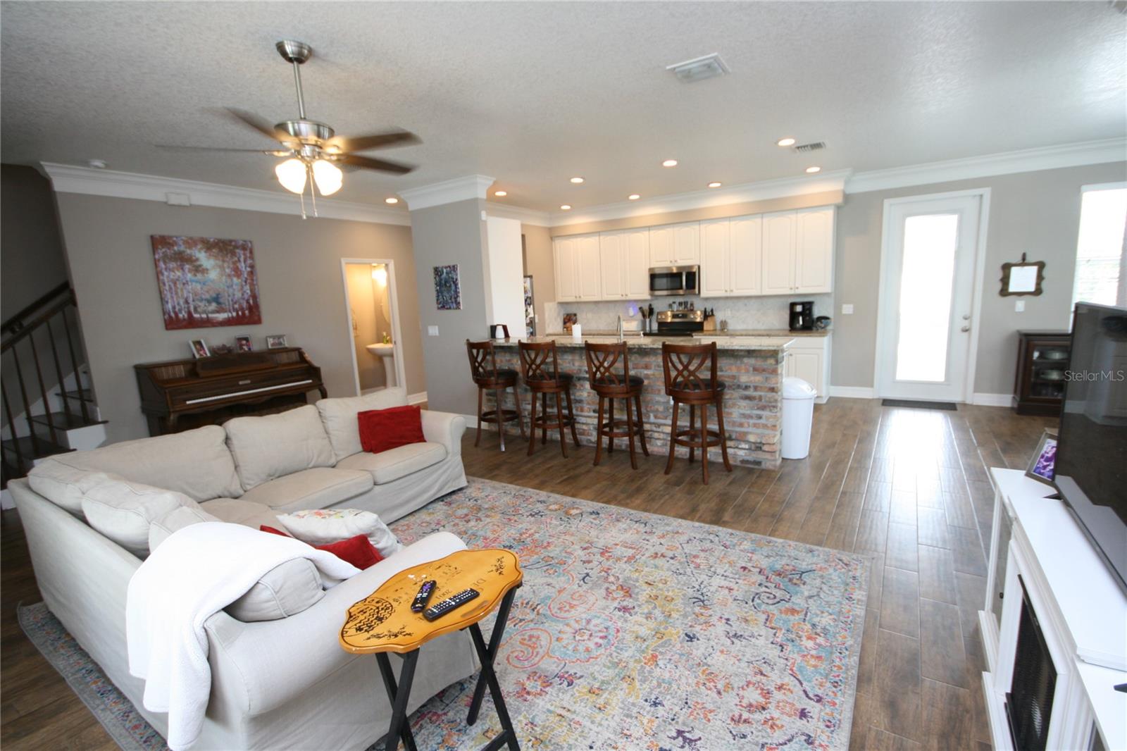 Listing photo id 23 for 3623 Omar Avenue