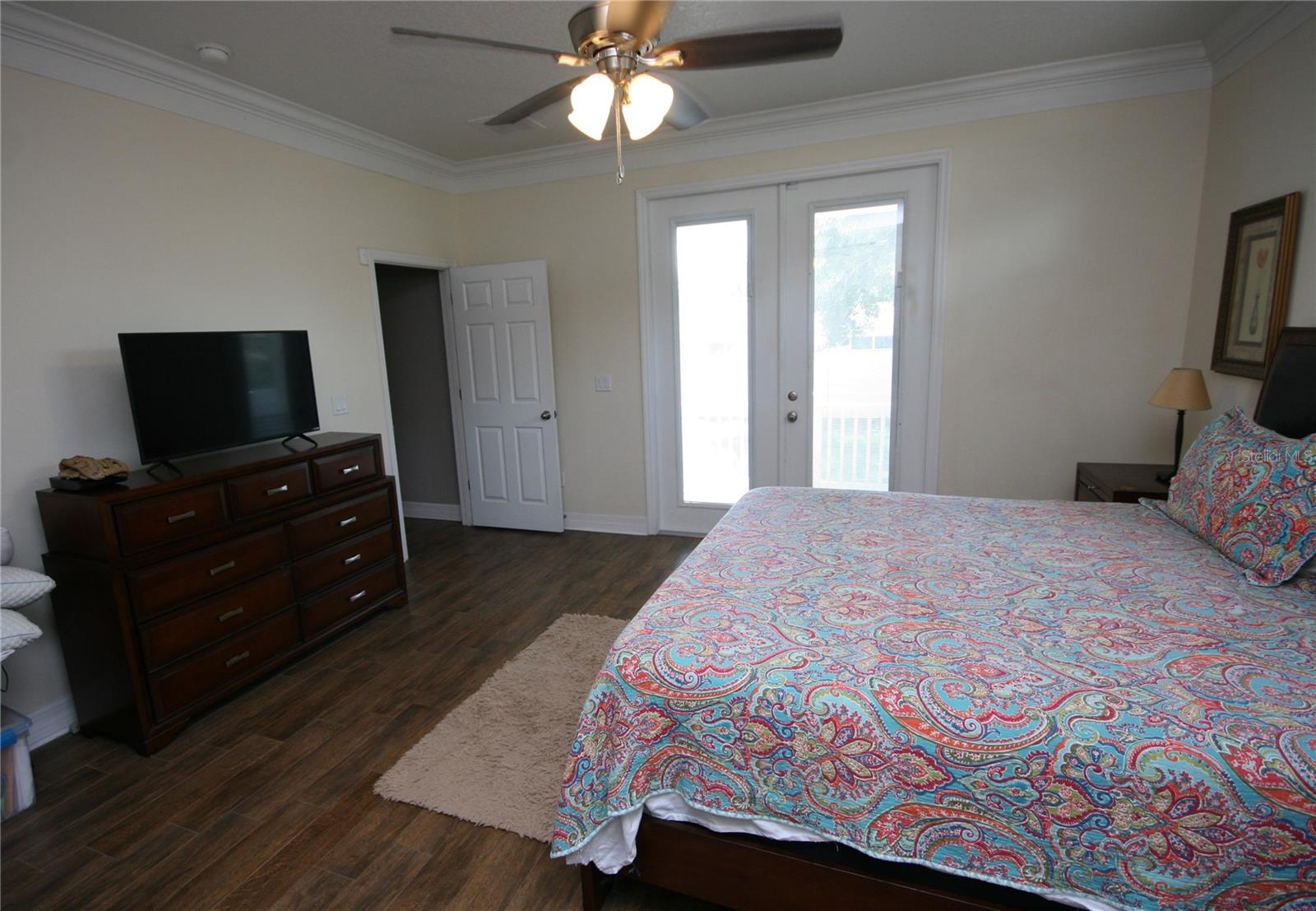 Listing photo id 29 for 3623 Omar Avenue