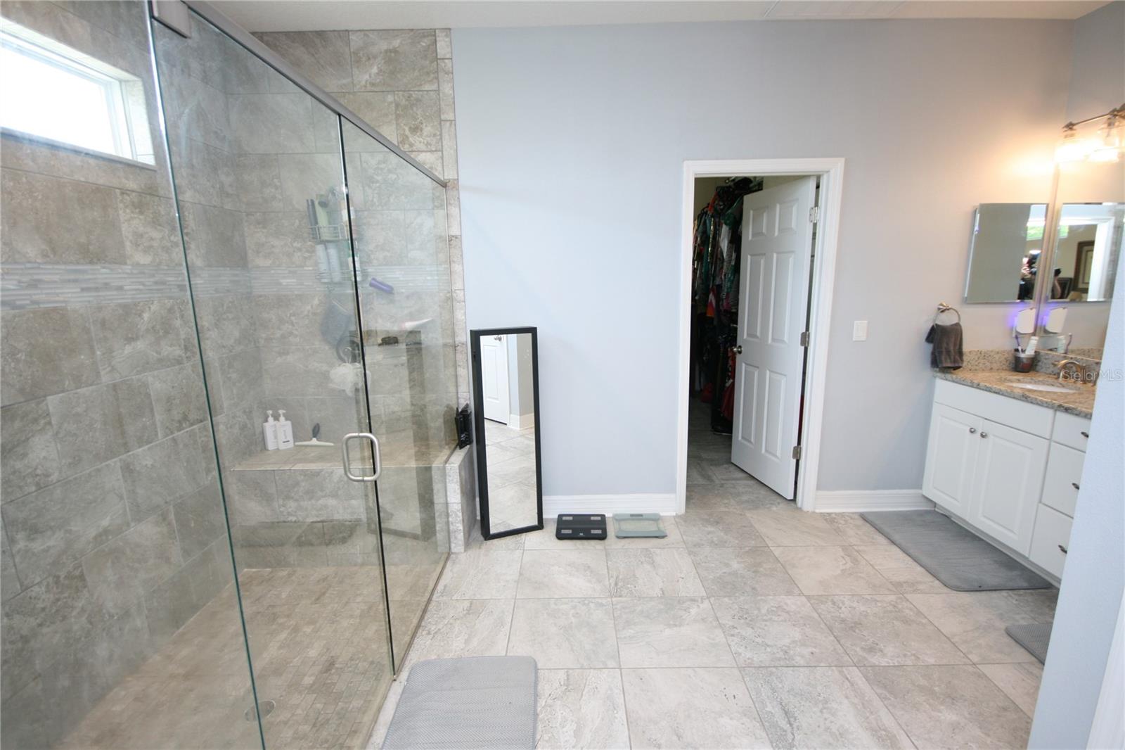 Listing photo id 30 for 3623 Omar Avenue