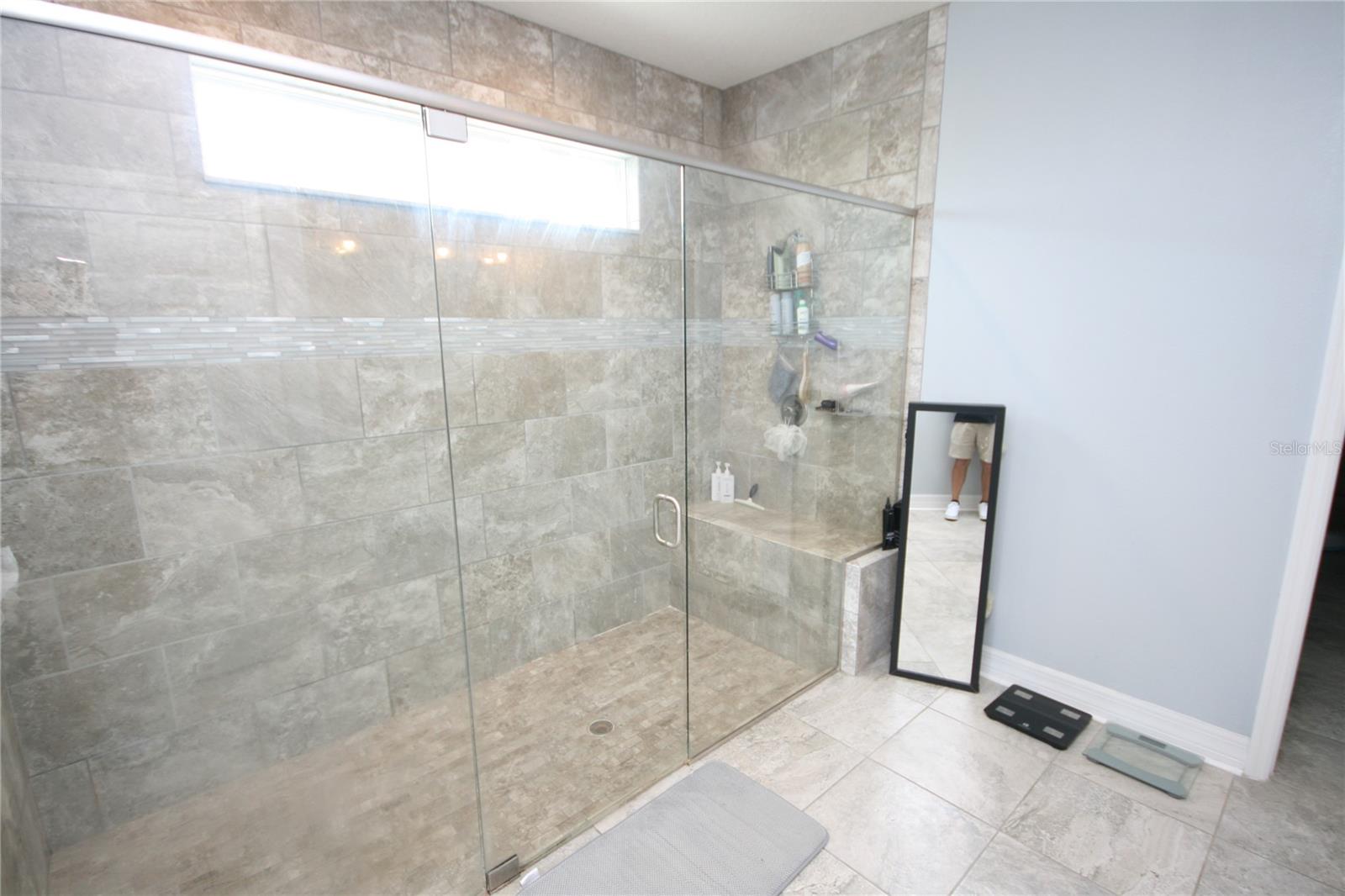 Listing photo id 31 for 3623 Omar Avenue