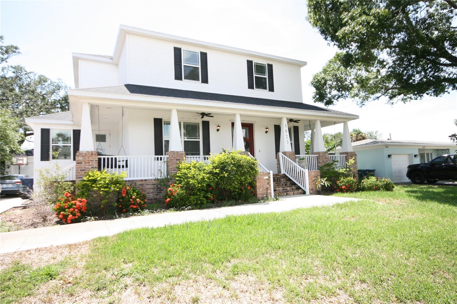 Listing photo id 2 for 3623 Omar Avenue