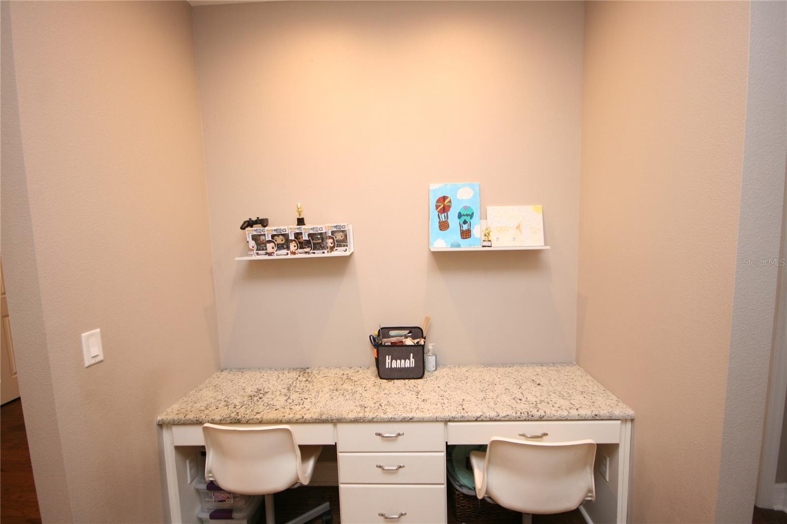 Listing photo id 40 for 3623 Omar Avenue
