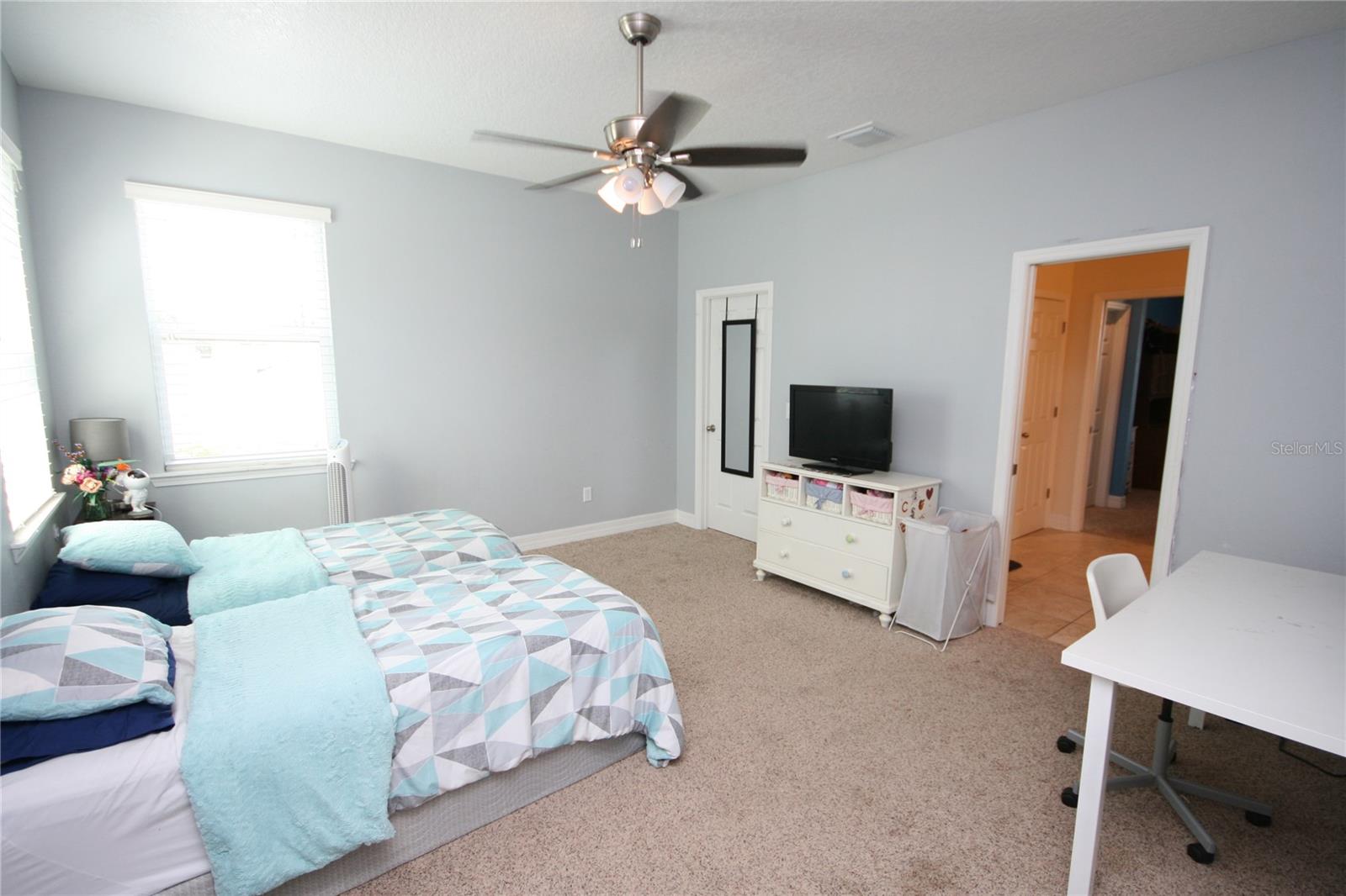 Listing photo id 42 for 3623 Omar Avenue