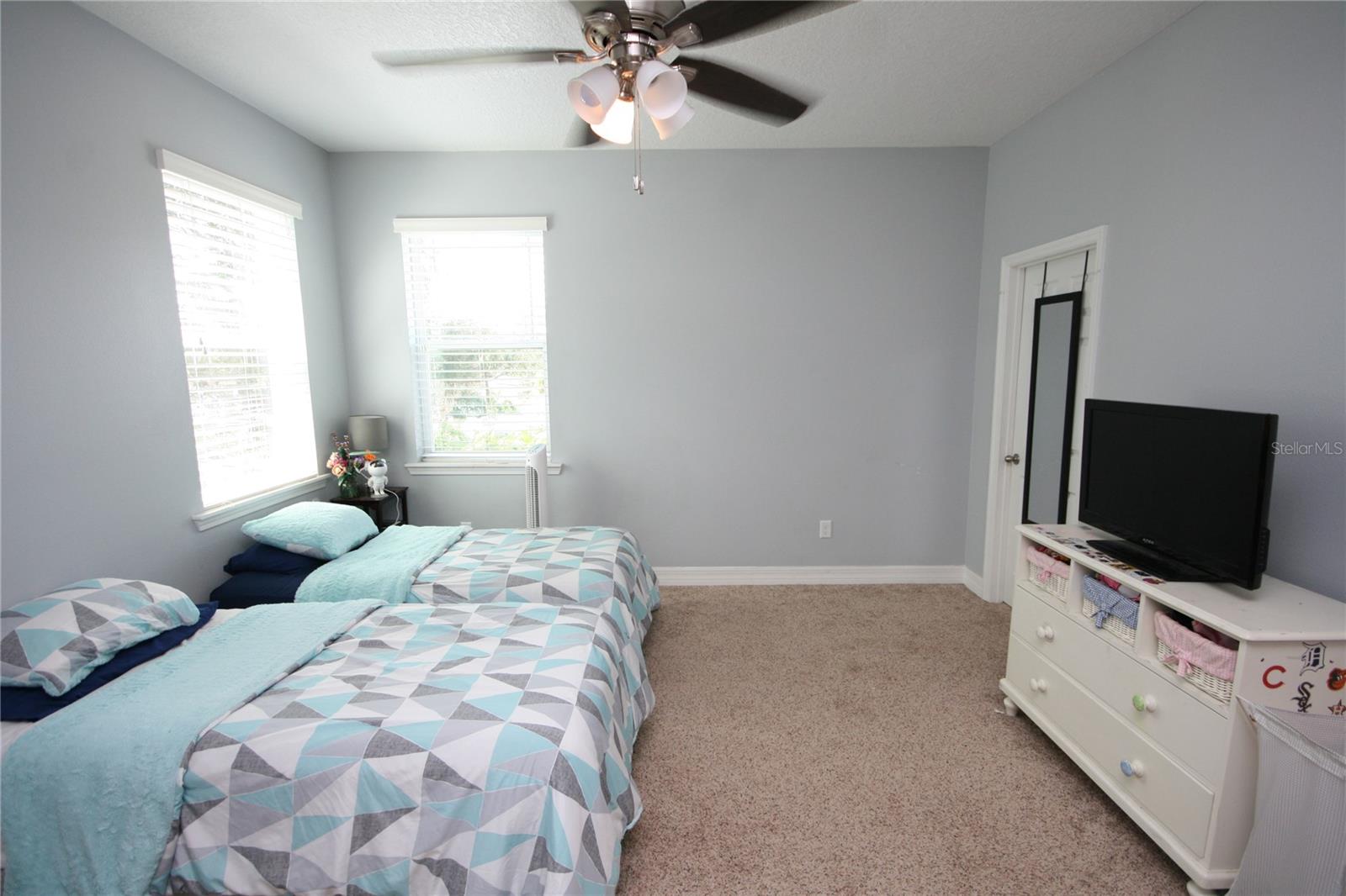 Listing photo id 43 for 3623 Omar Avenue