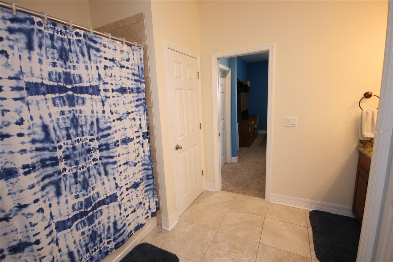Listing photo id 47 for 3623 Omar Avenue