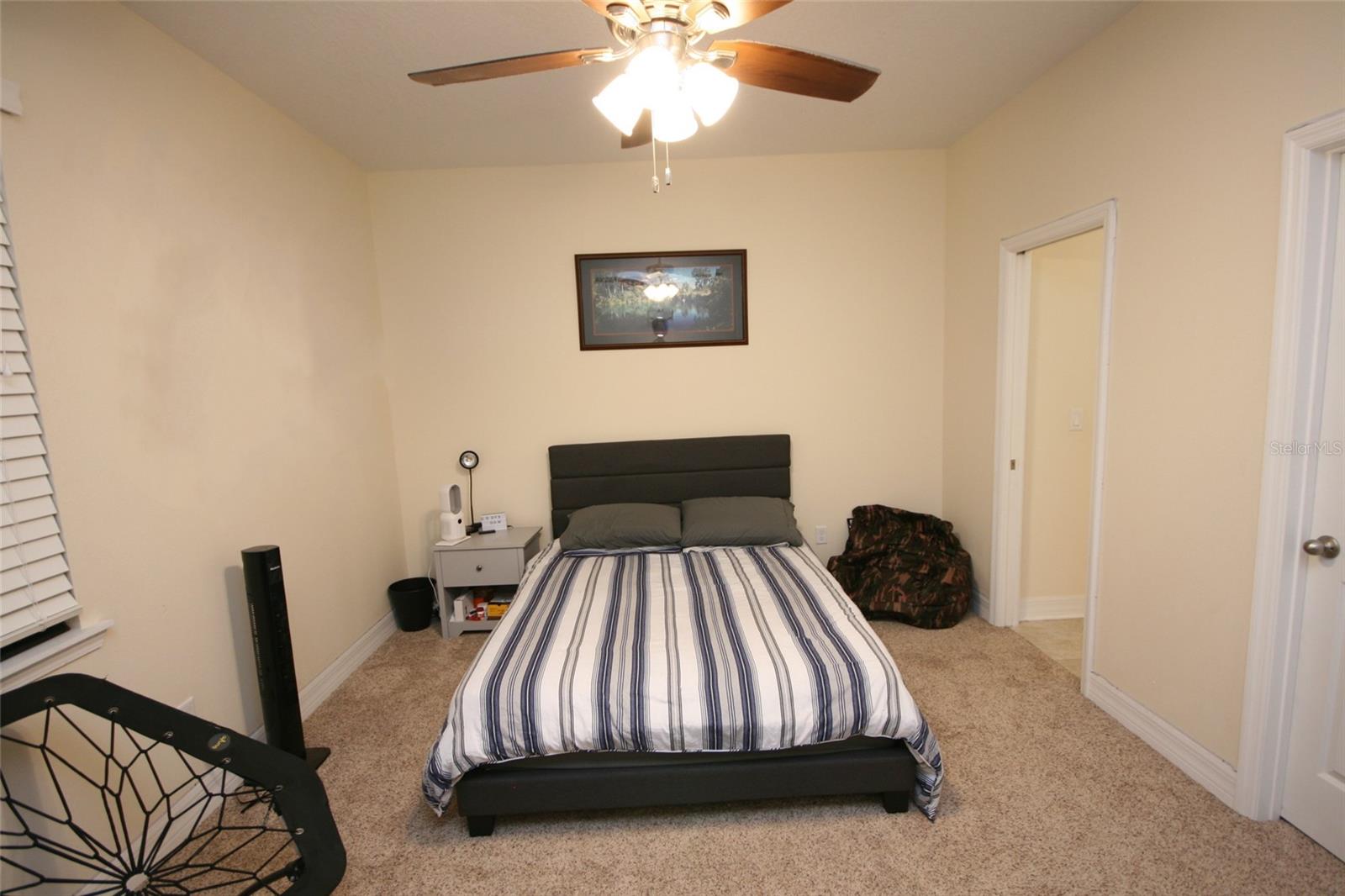 Listing photo id 52 for 3623 Omar Avenue