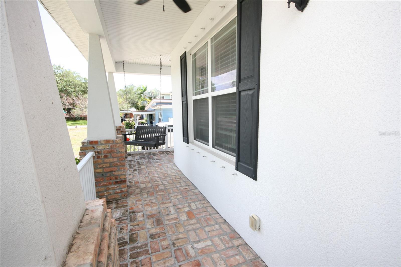 Listing photo id 4 for 3623 Omar Avenue