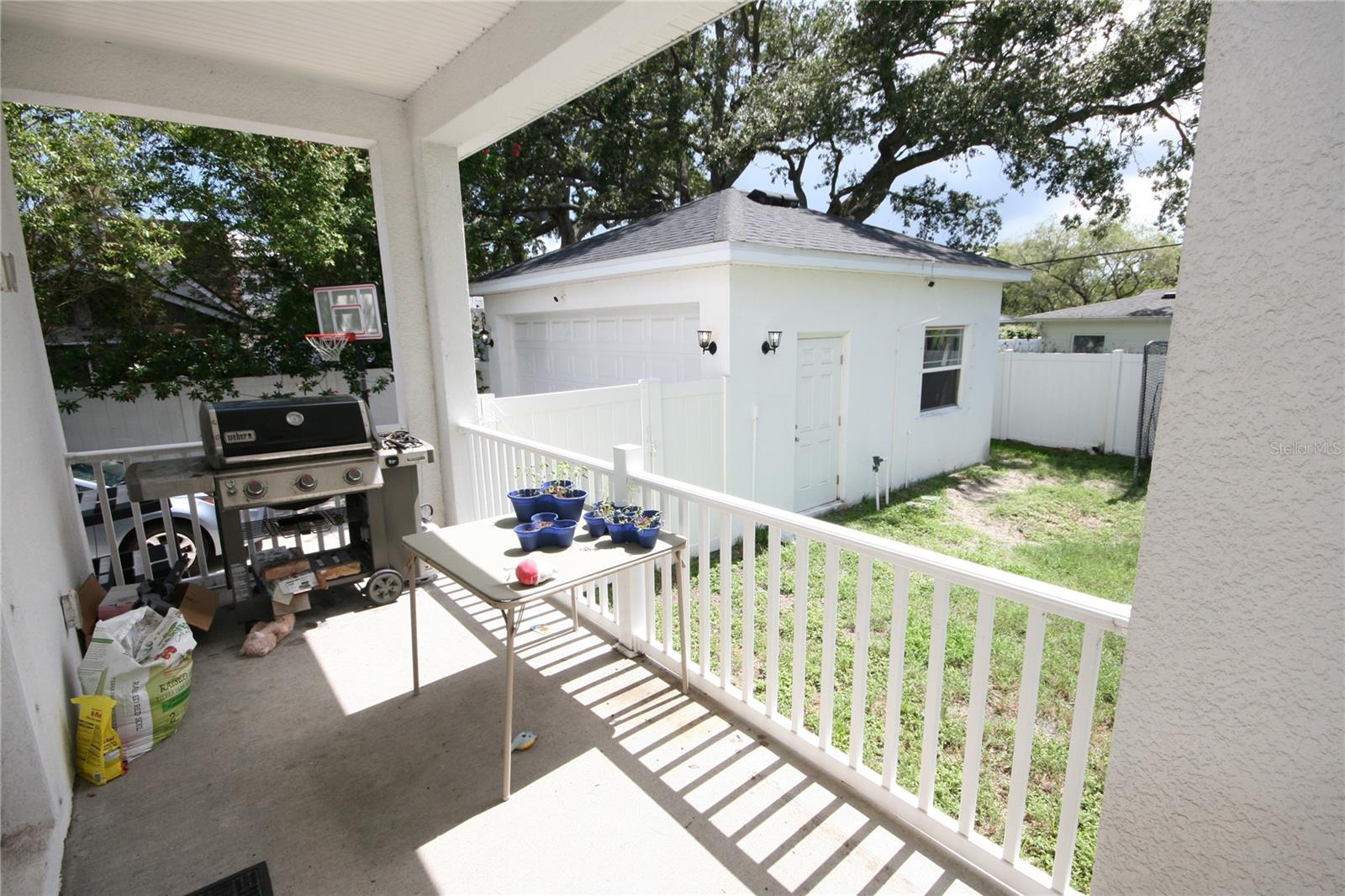 Listing photo id 61 for 3623 Omar Avenue