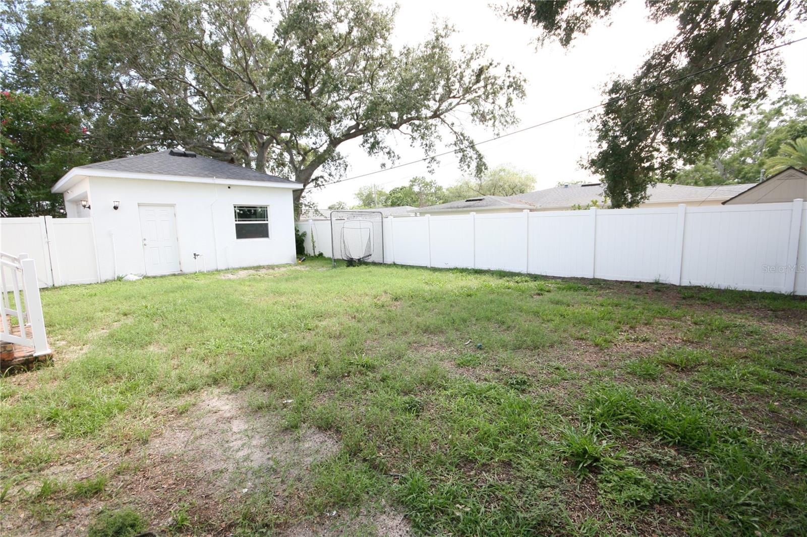 Listing photo id 66 for 3623 Omar Avenue