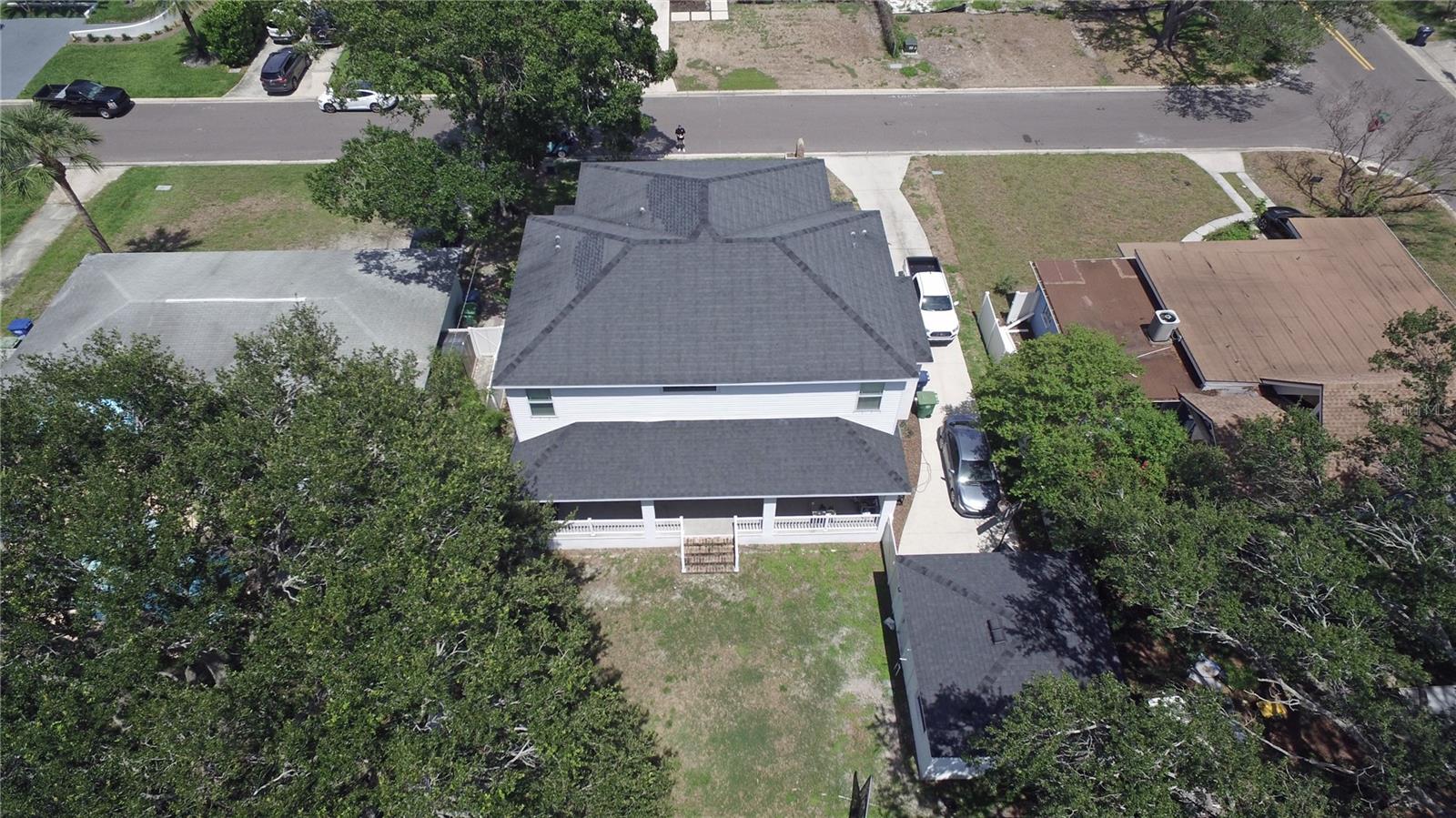 Listing photo id 72 for 3623 Omar Avenue