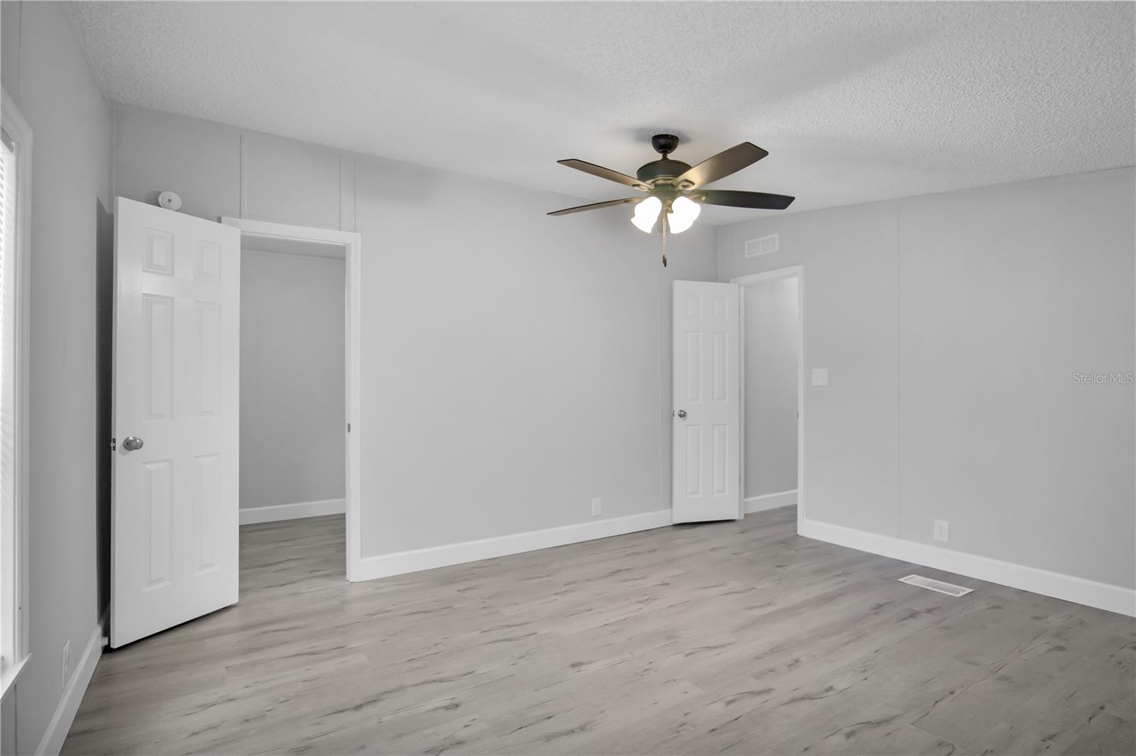 Image 11 of 22 For 10526 Bay Hills Circle