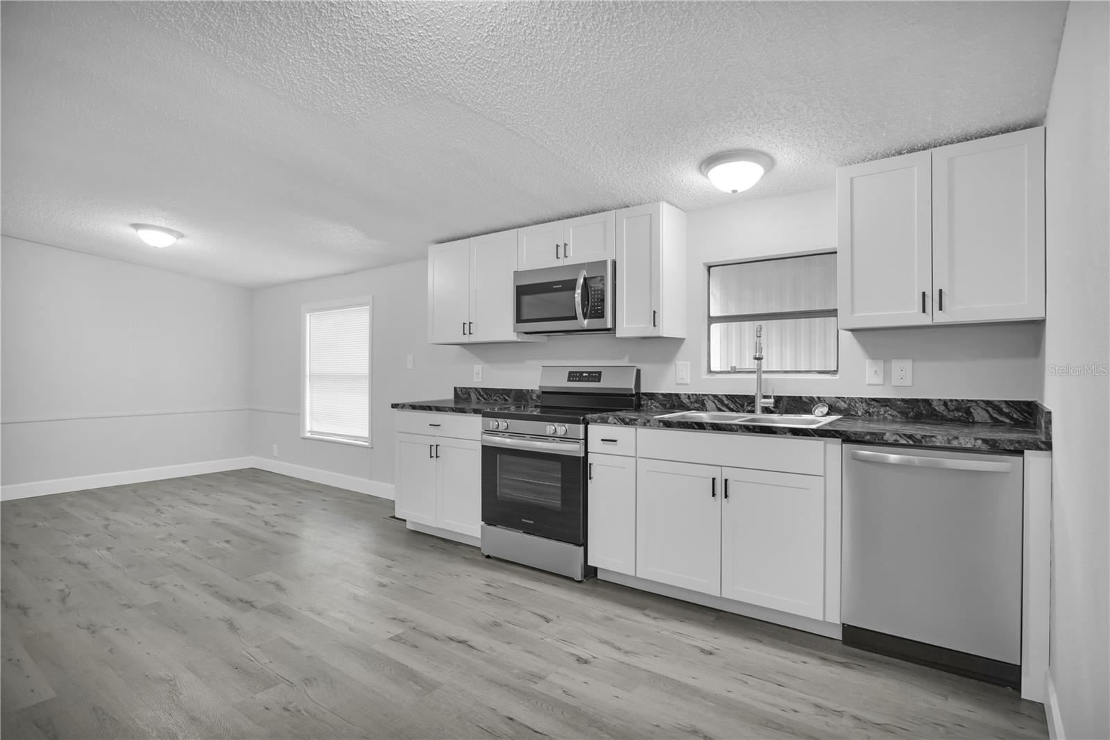 Image 12 of 22 For 10526 Bay Hills Circle