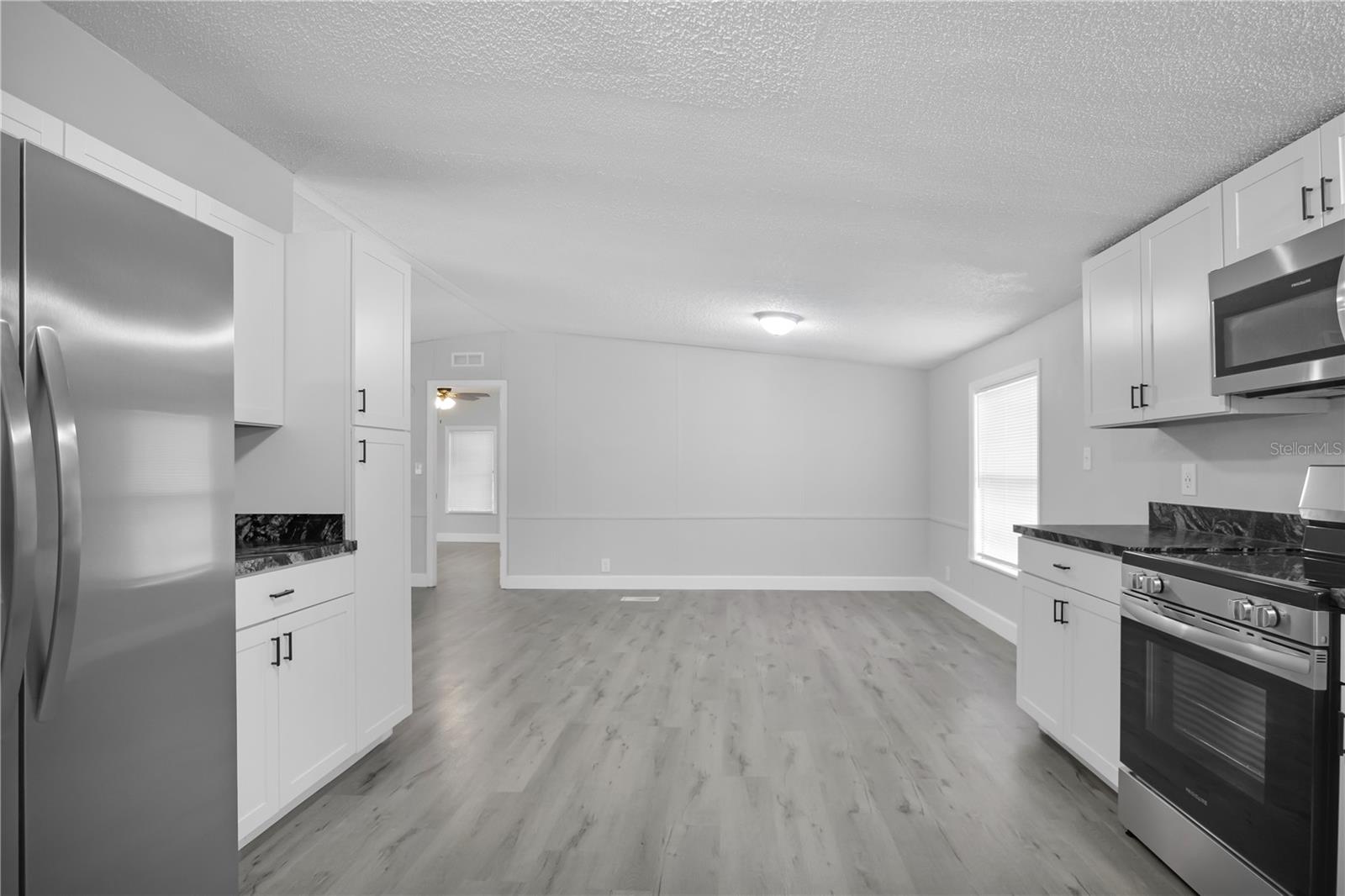 Image 13 of 22 For 10526 Bay Hills Circle