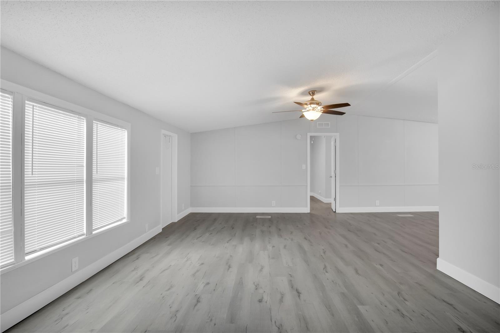 Image 17 of 22 For 10526 Bay Hills Circle