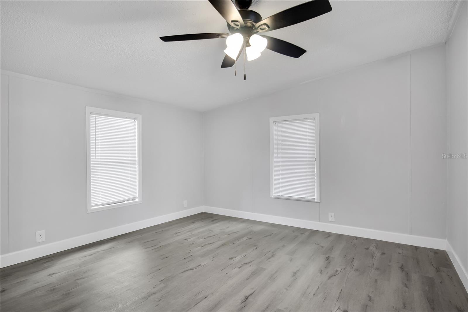 Image 18 of 22 For 10526 Bay Hills Circle