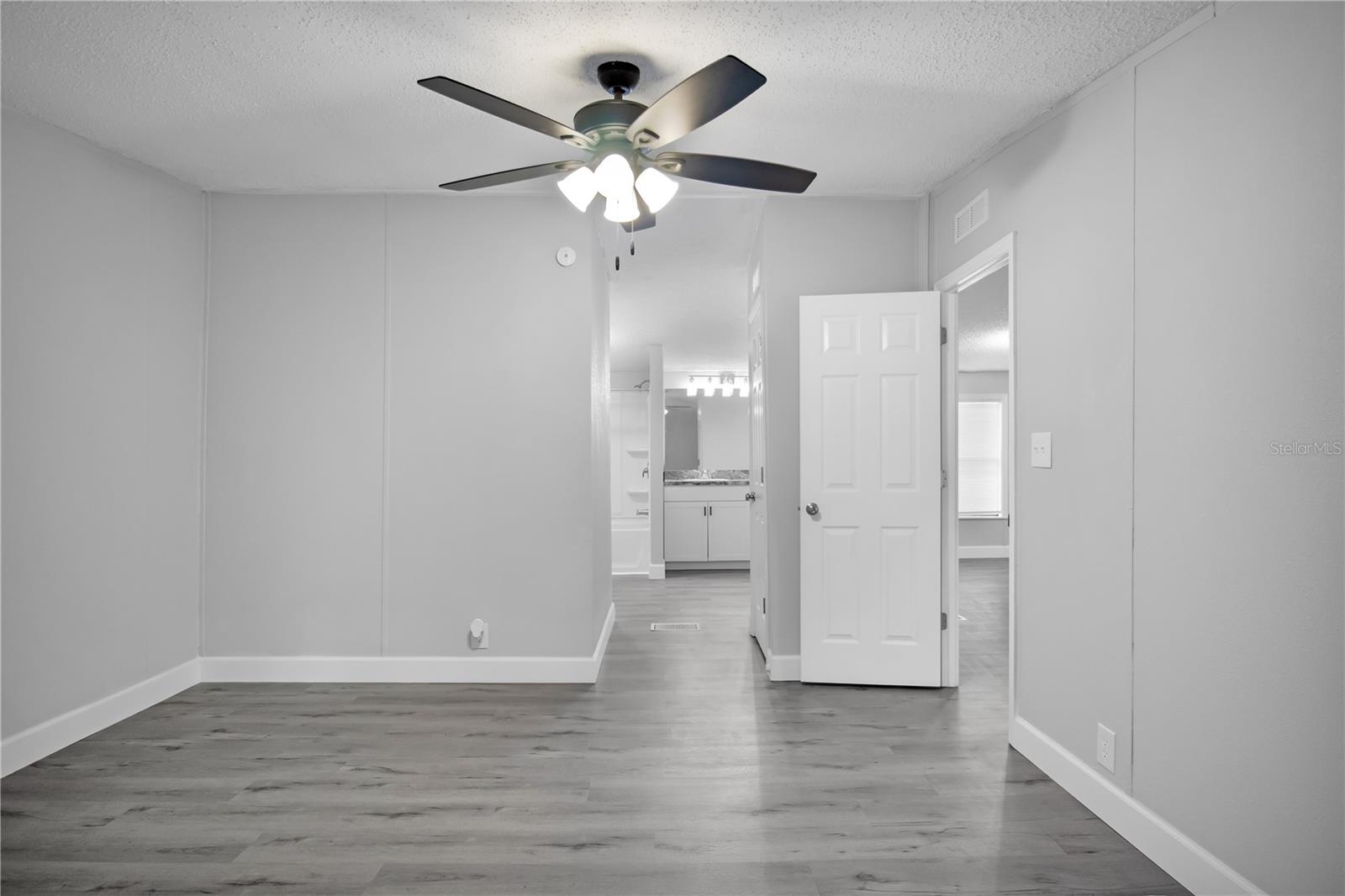 Image 19 of 22 For 10526 Bay Hills Circle
