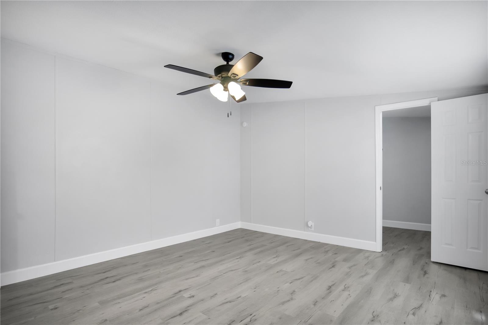 Image 6 of 22 For 10526 Bay Hills Circle